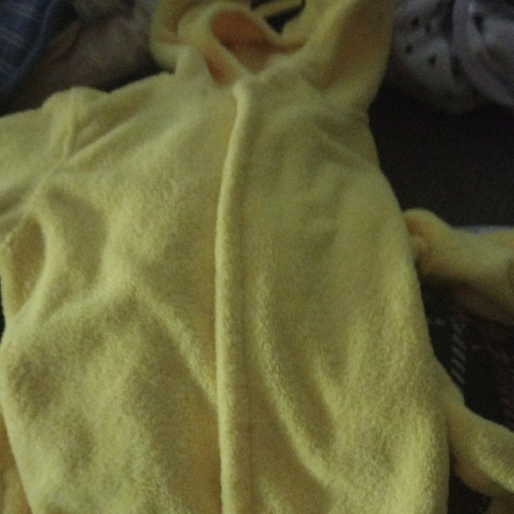 🐝 Yellow Bee Hooded Baby Robe | 6-9 Months | Cozy, Adorable & New!